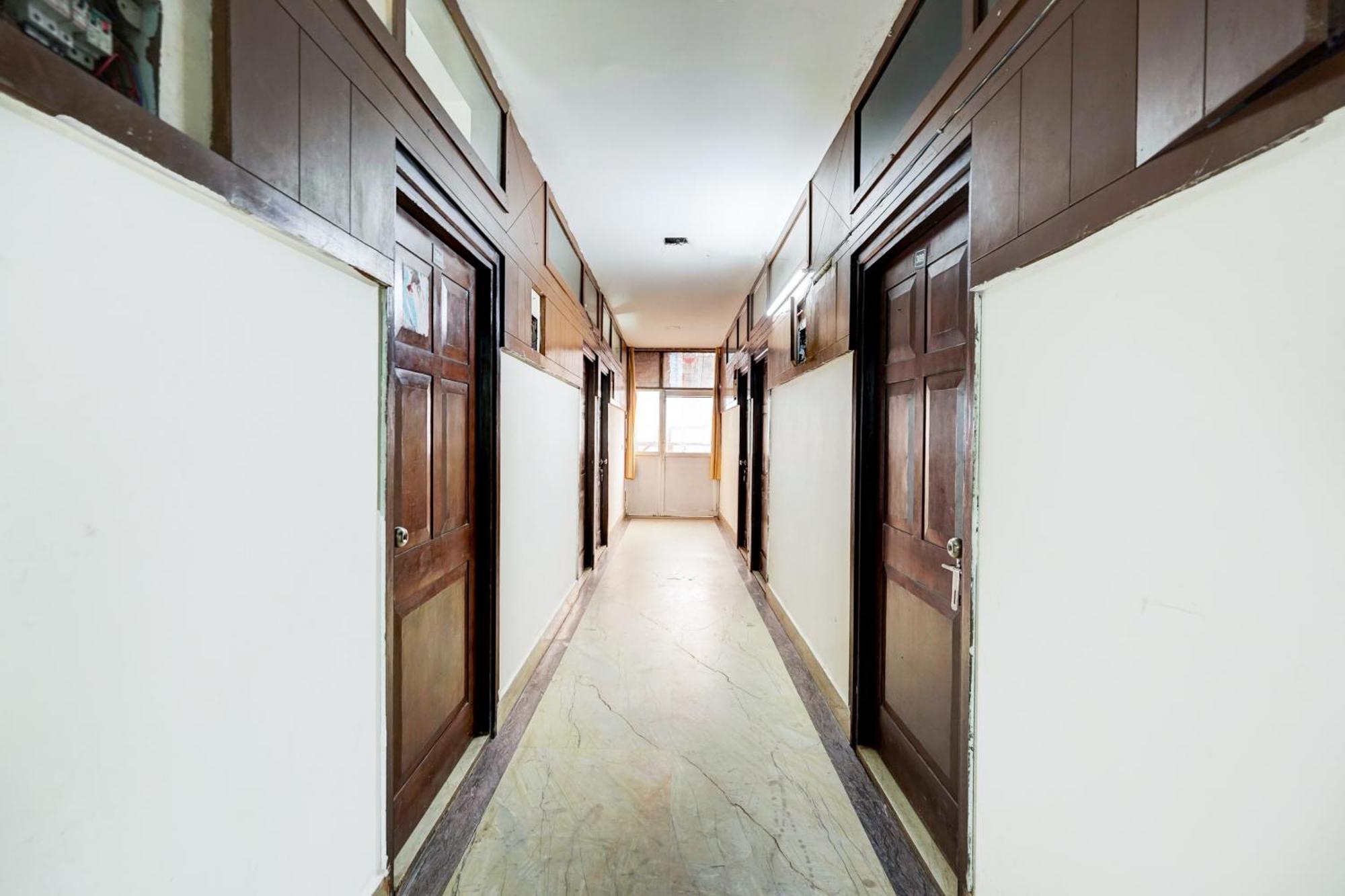 נוידה Hotel O Ashoka Inn Hotel Near Botanical Garden מראה חיצוני תמונה